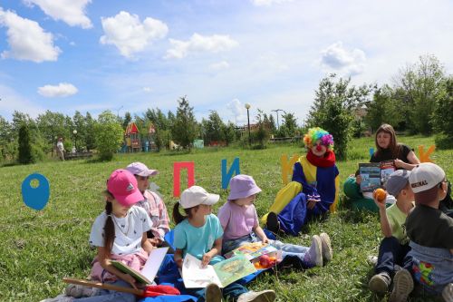 В центральном парке Нурлата ярко и весело отметили День защиты детей