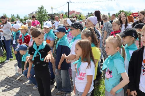 В центральном парке Нурлата ярко и весело отметили День защиты детей