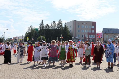 День России в Нурлате отметили масштабным хороводом дружбы