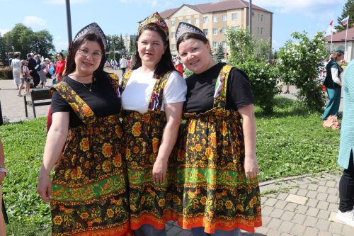 День России в Нурлате отметили масштабным хороводом дружбы