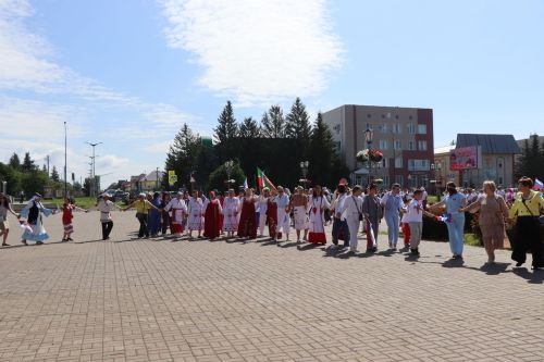 День России в Нурлате отметили масштабным хороводом дружбы