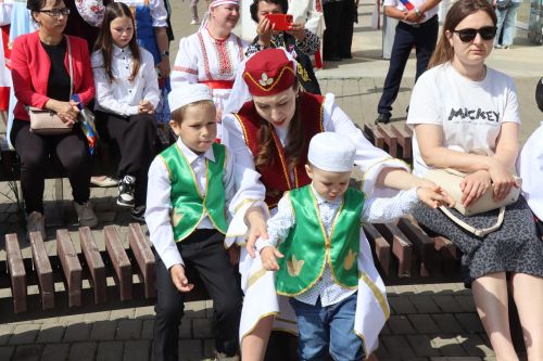 День России в Нурлате отметили масштабным хороводом дружбы