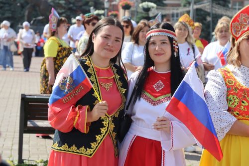 День России в Нурлате отметили масштабным хороводом дружбы