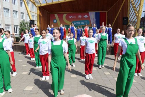 День России в Нурлате отметили масштабным хороводом дружбы
