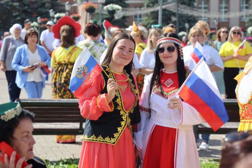 День России в Нурлате отметили масштабным хороводом дружбы