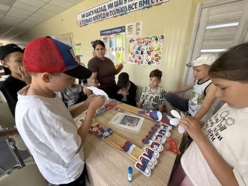 В лагере «Заречный» Нурлатского района прошло творческое занятие в преддверии Дня России