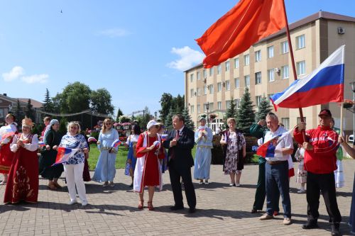 День России в Нурлате отметили масштабным хороводом дружбы