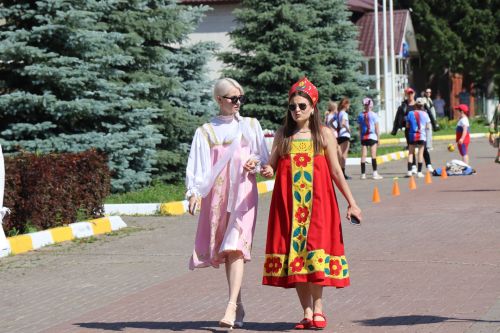 Единство народов: в Нурлате ко Дню России состоялся Парад дружбы