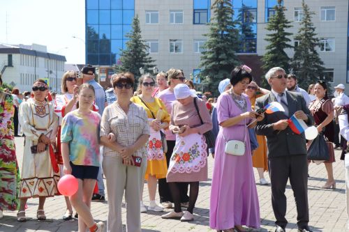 День России в Нурлате отметили масштабным хороводом дружбы