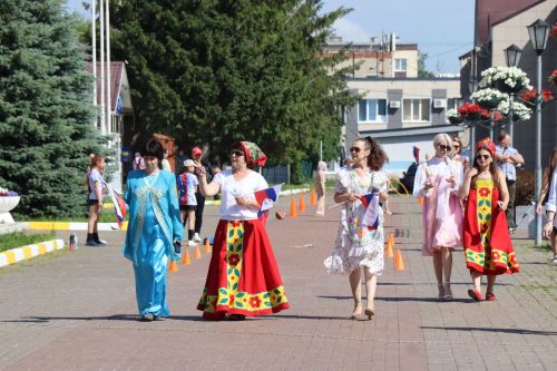 Единство народов: в Нурлате ко Дню России состоялся Парад дружбы