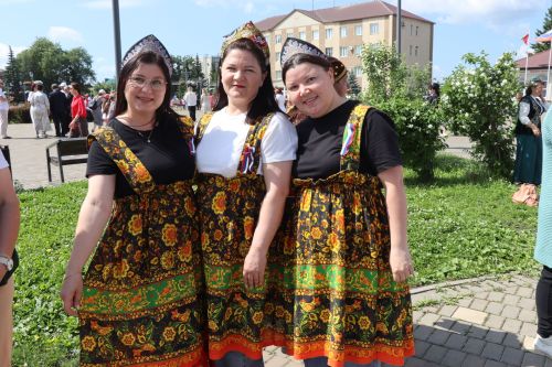 День России в Нурлате отметили масштабным хороводом дружбы