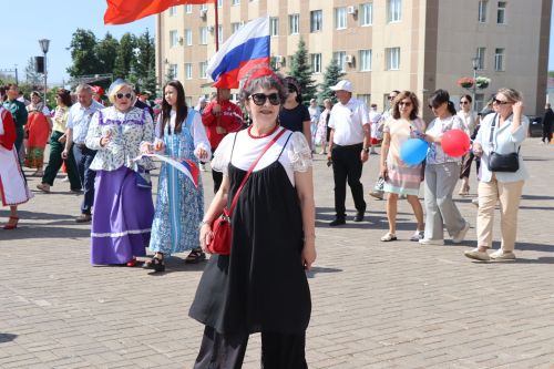 День России в Нурлате отметили масштабным хороводом дружбы