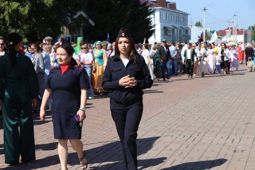 Единство народов: в Нурлате ко Дню России состоялся Парад дружбы