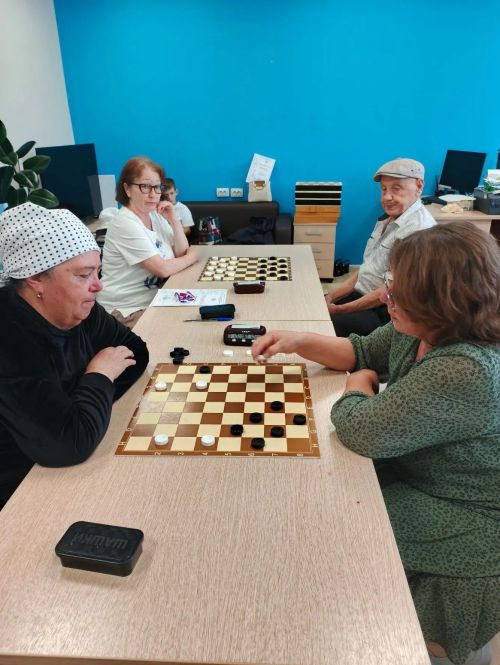Шахматы и шашки в честь Дня России: в клубе «Мирас» определили сильнейших