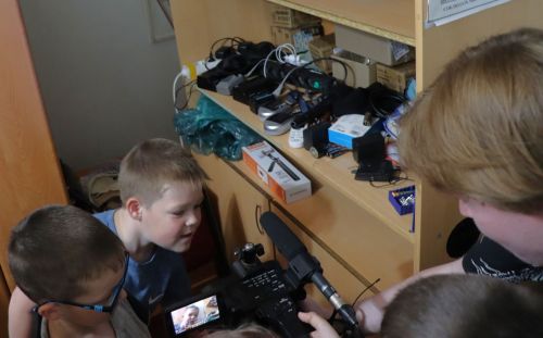 Школьники из лагеря «Бригантина» посетили редакцию «Нурлат-информ» и познакомились с профессией журналиста