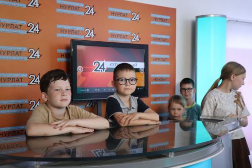 Школьники из лагеря «Бригантина» посетили редакцию «Нурлат-информ» и познакомились с профессией журналиста