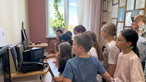 Школьники из лагеря «Бригантина» посетили редакцию «Нурлат-информ» и познакомились с профессией журналиста