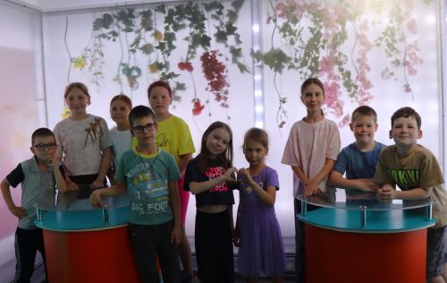 Школьники из лагеря «Бригантина» посетили редакцию «Нурлат-информ» и познакомились с профессией журналиста