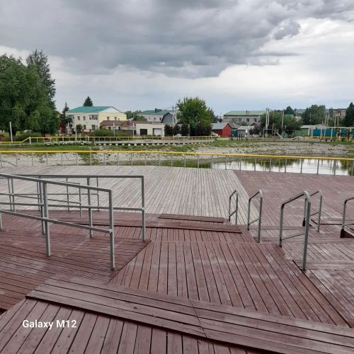 Сотрудники УК ЖКХ привели в порядок парки и скверы Нурлата