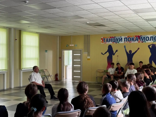 Врач-нарколог провёл беседу о здоровом образе жизни в лагере «Заречный» в преддверии Дня борьбы с наркотиками