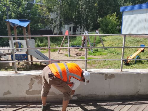 Сотрудники УК ЖКХ привели в порядок парки и скверы Нурлата