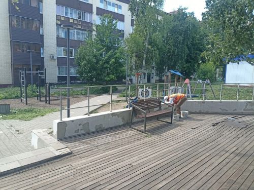 Сотрудники УК ЖКХ привели в порядок парки и скверы Нурлата