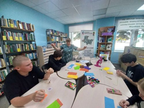 В Нурлате подростки сплели в брошах узоры двух культур
