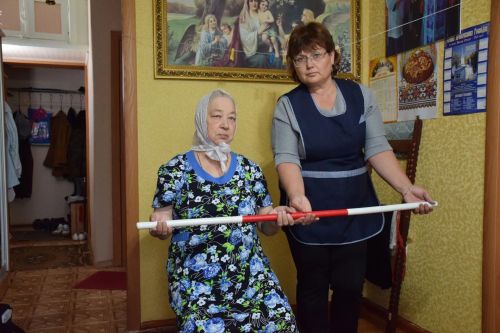 День социального работника: история Елены Колесниковой из Нурлата, которая 25 лет помогает пожилым
