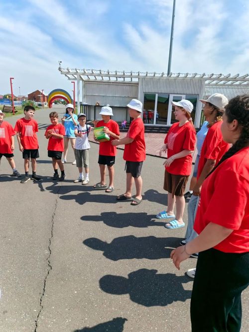 В парке «Спортивный» прошло «Разноцветное лето» для детей