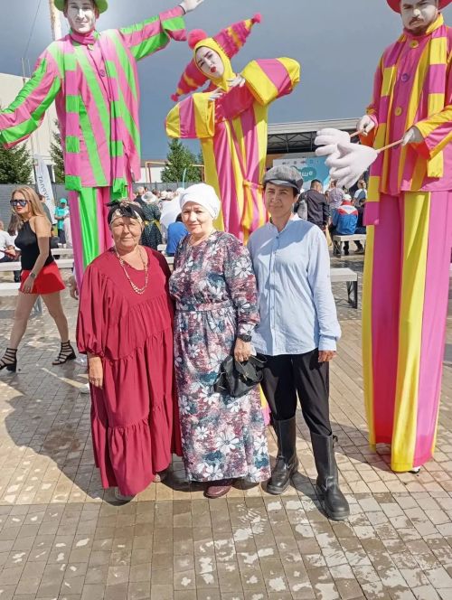 Воспитатели «Пчёлки» представили варенье на фестивале в Нурлате