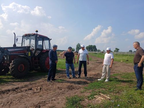 Глава Нурлатского района оценил развитие КФХ в Новой Амзе