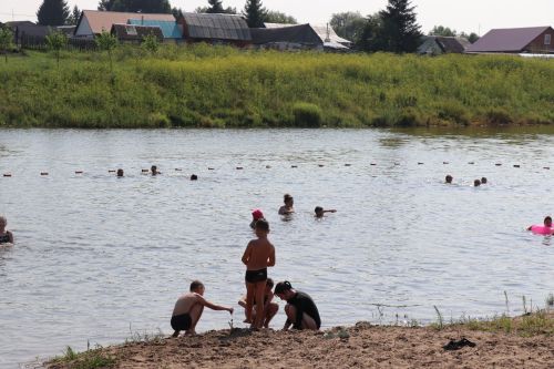 Специалисты проверили безопасность отдыхающих на пляже «Кондурча»