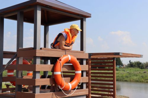 Специалисты проверили безопасность отдыхающих на пляже «Кондурча»