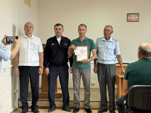 Нурлатские автоинспекторы отмечают профессиональный праздник