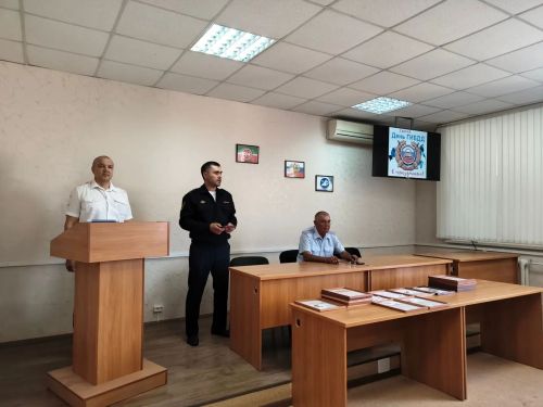 Нурлатские автоинспекторы отмечают профессиональный праздник