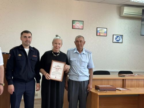 Нурлатские автоинспекторы отмечают профессиональный праздник
