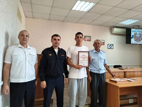 Нурлатские автоинспекторы отмечают профессиональный праздник