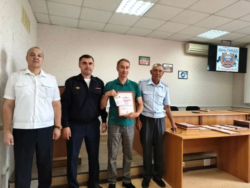 Нурлатские автоинспекторы отмечают профессиональный праздник