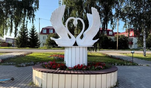 Календарь событий знакомит с Днём QR-кода, Днём ежевики и Днём без макияжа