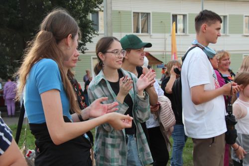 В Нурлате проект «Ут күршеләр» завершился ярким и масштабным  праздником «Флаг моего государства»