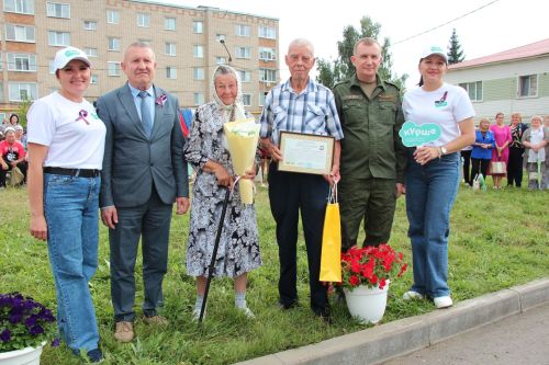 В Нурлате проект «Ут күршеләр» завершился ярким и масштабным  праздником «Флаг моего государства»