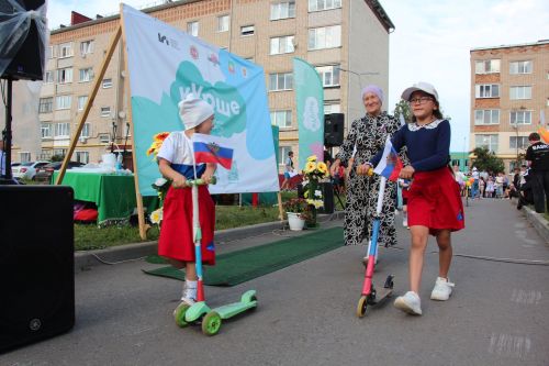 В Нурлате проект «Ут күршеләр» завершился ярким и масштабным  праздником «Флаг моего государства»