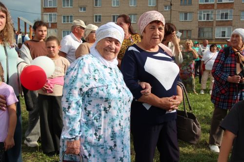 В Нурлате проект «Ут күршеләр» завершился ярким и масштабным  праздником «Флаг моего государства»