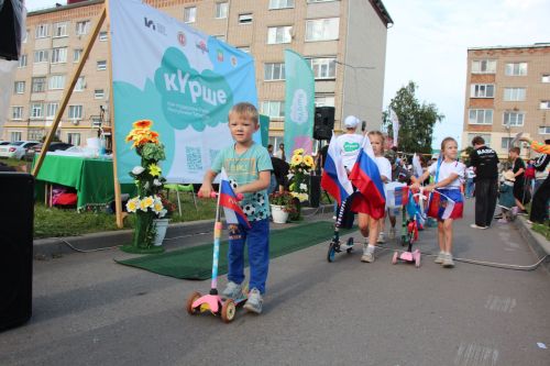 В Нурлате проект «Ут күршеләр» завершился ярким и масштабным  праздником «Флаг моего государства»