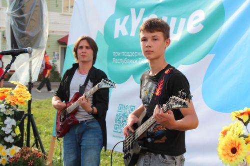 В Нурлате проект «Ут күршеләр» завершился ярким и масштабным  праздником «Флаг моего государства»