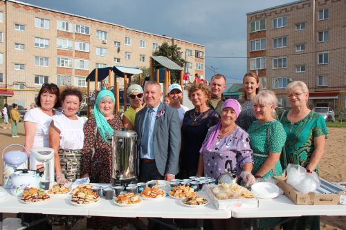 В Нурлате проект «Ут күршеләр» завершился ярким и масштабным  праздником «Флаг моего государства»