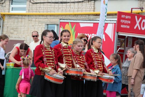 В Нурлате проект «Ут күршеләр» завершился ярким и масштабным  праздником «Флаг моего государства»