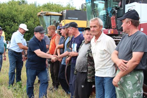 В Нурлатском районе наградили передовых комбайнеров «Нурлат сэте»