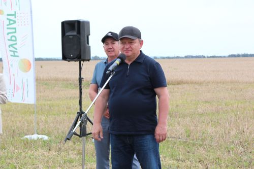 В Нурлатском районе наградили передовых комбайнеров «Нурлат сэте»