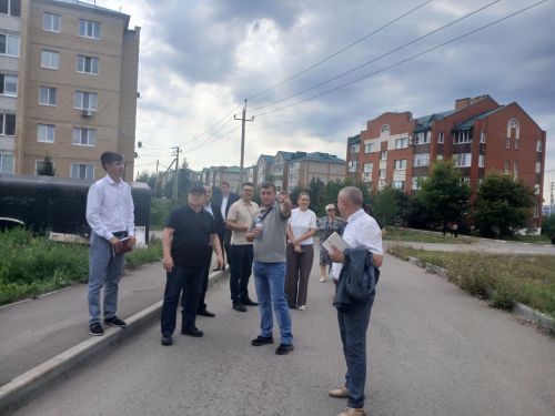 Дамир Ишкинеев проверил чистоту в парках и дворах Нурлата